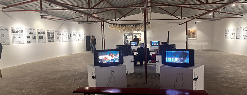 شاشات وإفتتاحيات صحف ... العنوان ذكرى الحرب