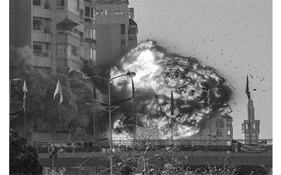 انفجار صاروخ في مبنى في الطيونة